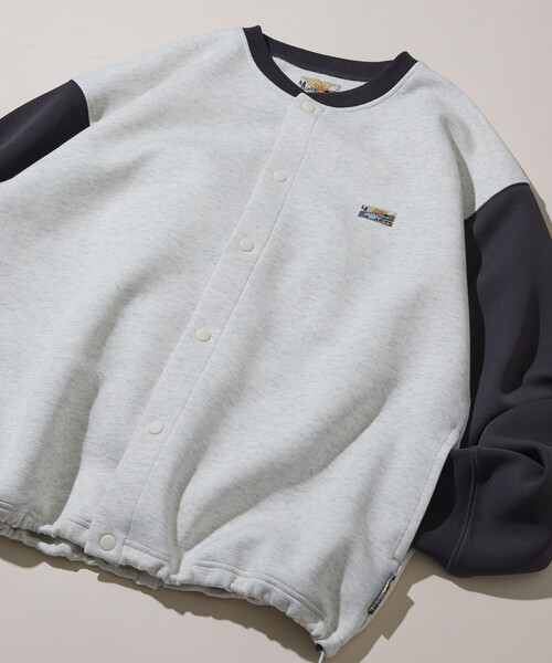 FREAK'S STORE（フリークスストア）の「ビッグシルエット ダンボール ワンポイントロゴ スナップボタン スピンドル スウェットカーディガン（カーディガン/ボレロ・メンズ・その他9/チャコールグレー/オリーブ/ブラック/ライトグレー/ブラウン/ベージュ・LARGE/SMALL/MEDIUM）」の21枚目の写真