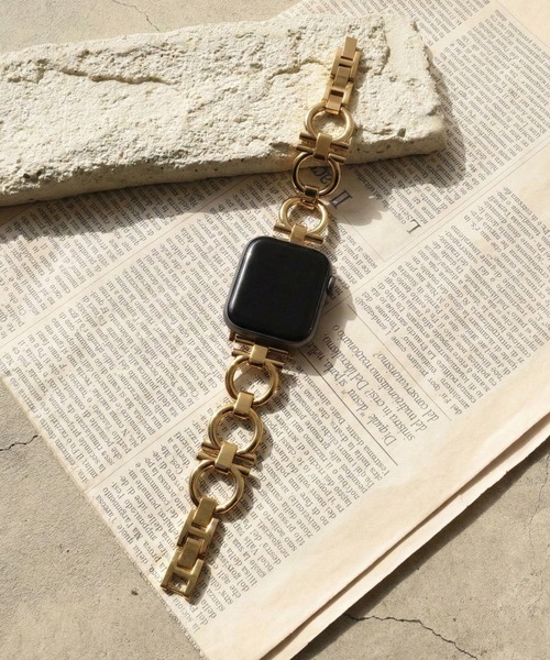 styiro(スタイロ)の「【パチっと外すだけ】Apple Watch Band メタルチェーン / 中折れクラスプ式(デジタル腕時計・レディース・プラチナム/ゴールド/ブラック/シルバー・42mm/38mm)」の4枚目の写真