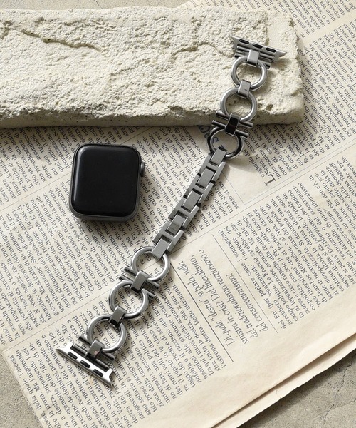 styiro(スタイロ)の「【パチっと外すだけ】Apple Watch Band メタルチェーン / 中折れクラスプ式(デジタル腕時計・レディース・プラチナム/ゴールド/ブラック/シルバー・42mm/38mm)」の9枚目の写真