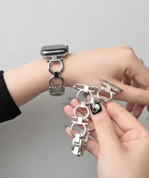 styiro(スタイロ)の「【パチっと外すだけ】Apple Watch Band メタルチェーン / 中折れクラスプ式(デジタル腕時計・レディース・プラチナム/ゴールド/ブラック/シルバー・42mm/38mm)」の13枚目の写真