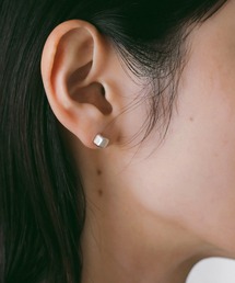 anuke（アンヌーク）の「Cube Mini Pierce（ピアス（両耳用））」
