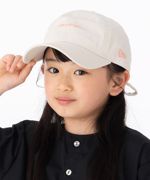 NEW ERA(ニューエラ)の「ニューエラキッズ YOUTH9TWENTY 手書き風ロゴリボンストラップ ONSPOTZ別注(キャップ・キッズ・ブラック/ストーン・52-56cm)」の2枚目の写真