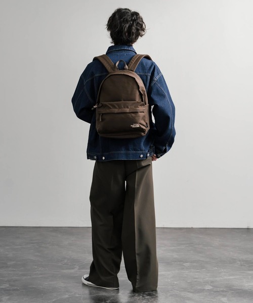 THE NORTH FACE(ザノースフェイス)の「THE NORTH FACE ザ・ノースフェイス TNF DAY PACK M デイパック/ナイロンリュック(バックパック/リュック・メンズ・ブラウン/チャコール/ブラック/アイボリー・FREE)」の20枚目の写真