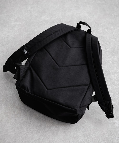 THE NORTH FACE(ザノースフェイス)の「THE NORTH FACE ザ・ノースフェイス TNF DAY PACK M デイパック/ナイロンリュック(バックパック/リュック・メンズ・ブラウン/チャコール/ブラック/アイボリー・FREE)」の12枚目の写真