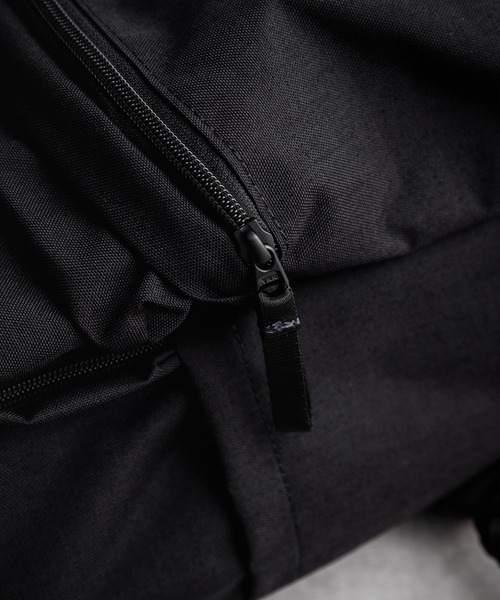 THE NORTH FACE(ザノースフェイス)の「THE NORTH FACE ザ・ノースフェイス TNF DAY PACK M デイパック/ナイロンリュック(バックパック/リュック・メンズ・ブラウン/チャコール/ブラック/アイボリー・FREE)」の14枚目の写真