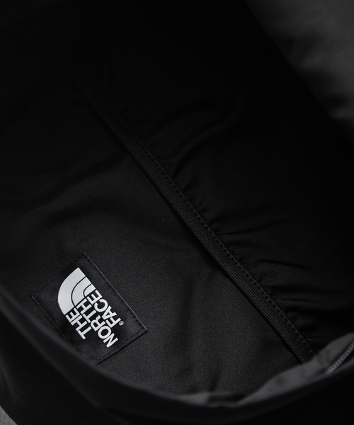 THE NORTH FACE(ザノースフェイス)の「THE NORTH FACE ザ・ノースフェイス TNF DAY PACK M デイパック/ナイロンリュック(バックパック/リュック・メンズ・ブラウン/チャコール/ブラック/アイボリー・FREE)」の10枚目の写真