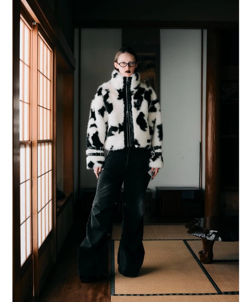 CREO STORE(クレオストア)の「【TAJEN:T】COW PATTERN FAR JACKET/ アニマル柄ファージャケット/ ファーアウター(ブルゾン・レディース・ブラウン/ホワイト・1)」の3枚目の写真