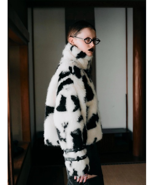 CREO STORE(クレオストア)の「【TAJEN:T】COW PATTERN FAR JACKET/ アニマル柄ファージャケット/ ファーアウター(ブルゾン・レディース・ブラウン/ホワイト・1)」の4枚目の写真