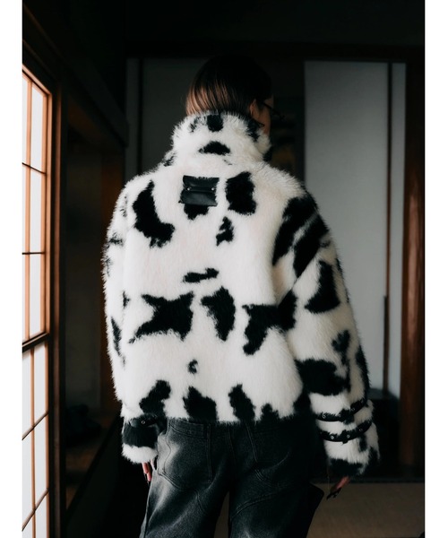 CREO STORE(クレオストア)の「【TAJEN:T】COW PATTERN FAR JACKET/ アニマル柄ファージャケット/ ファーアウター(ブルゾン・レディース・ブラウン/ホワイト・1)」の5枚目の写真