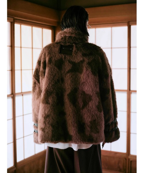 CREO STORE(クレオストア)の「【TAJEN:T】COW PATTERN FAR JACKET/ アニマル柄ファージャケット/ ファーアウター(ブルゾン・レディース・ブラウン/ホワイト・1)」の10枚目の写真