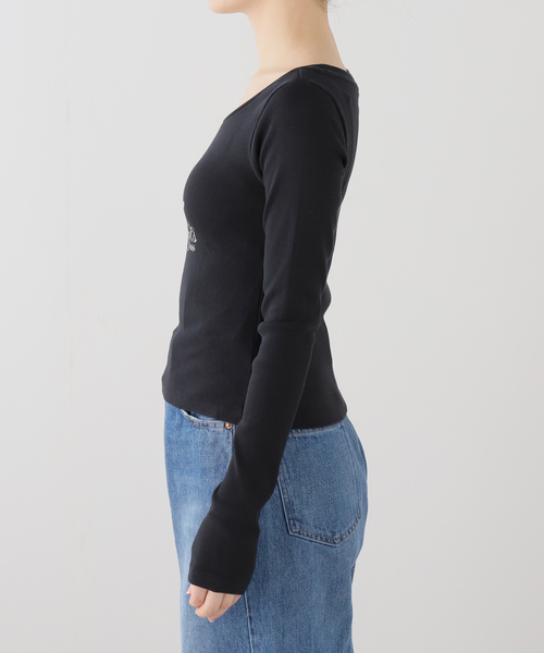 GUESS ORIGINALS（ゲスオリジナルズ）の「GUESS Originals/ゲス オリジナルス GO LS BOAT NECK RIB TOP（Tシャツ/カットソー・レディース・ブラック/アイボリー・SMALL/MEDIUM）」の10枚目の写真