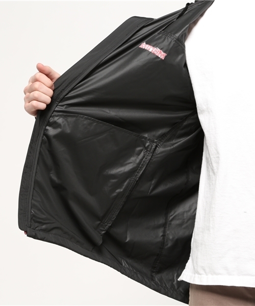 MARMOT(マーモット)の「ウインドライトシェルジャケット(WIND LITE SHELL JACKET)(マウンテンパーカー・メンズ・ブラック×ブラック/オレンジ系その他/レッド系その他・MEDIUM/LARGE/X-LARGE)」の6枚目の写真