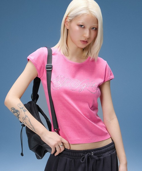X-girl(エックスガール)の「RHINESTONE DECORATIVE SCRIPT LOGO S/S BABY TEE(Tシャツ/カットソー・レディース・ブラック/ライトピンク/オリーブ・ONE SIZE)」の4枚目の写真