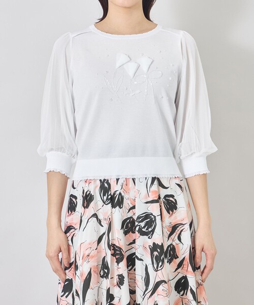 TO BE CHIC(トゥー ビー シック)の「ジュエルチューリップ刺しゅう プルオーバー(Tシャツ/カットソー・レディース・オフホワイト/ブラック・40)」の5枚目の写真