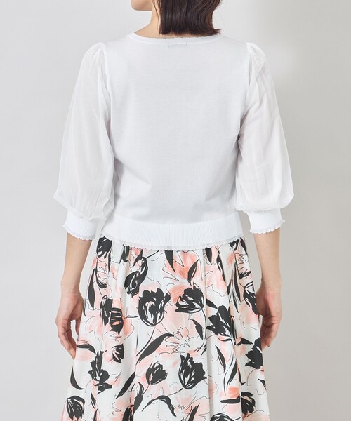 TO BE CHIC(トゥー ビー シック)の「ジュエルチューリップ刺しゅう プルオーバー(Tシャツ/カットソー・レディース・オフホワイト/ブラック・40)」の7枚目の写真