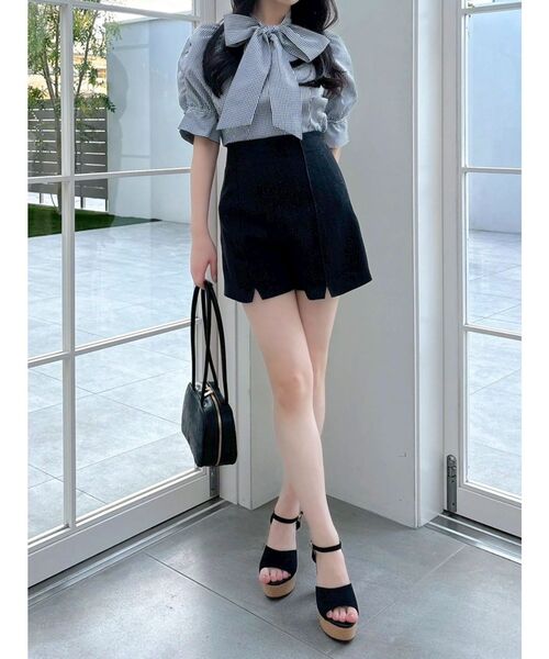 dazzlin(ダズリン)の「ミニスリットコンパクトショートパンツ(その他パンツ・レディース・チャコールグレー/ブラック・MEDIUM/SMALL)」の15枚目の写真