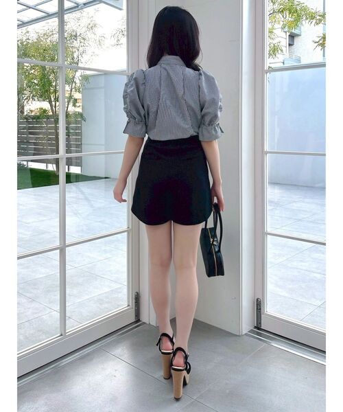 dazzlin(ダズリン)の「ミニスリットコンパクトショートパンツ(その他パンツ・レディース・チャコールグレー/ブラック・MEDIUM/SMALL)」の17枚目の写真