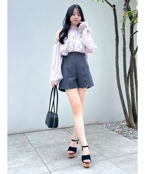 dazzlin(ダズリン)の「ミニスリットコンパクトショートパンツ(その他パンツ・レディース・チャコールグレー/ブラック・MEDIUM/SMALL)」の18枚目の写真