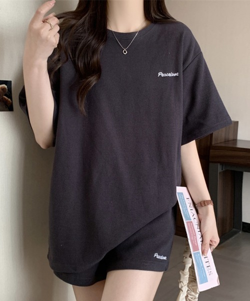 Flugge(フラッジー)の「ロゴカットソー&パンツセット(Tシャツ/カットソー・レディース・ダークグレー/ベージュ・LARGE/MEDIUM)」の5枚目の写真