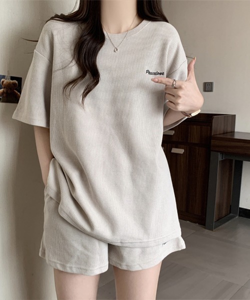 Flugge(フラッジー)の「ロゴカットソー&パンツセット(Tシャツ/カットソー・レディース・ダークグレー/ベージュ・LARGE/MEDIUM)」の8枚目の写真