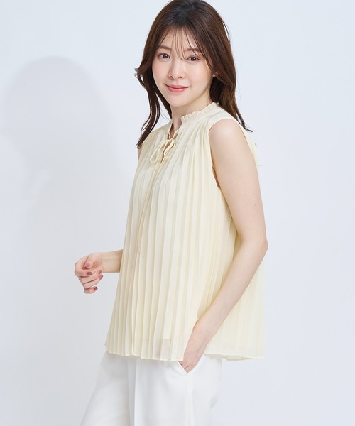 NOELA(ノエラ)の「ノースリプリーツブラウス(シャツ/ブラウス・レディース・ブラック/オフホワイト/イエロー・フリー)」の14枚目の写真