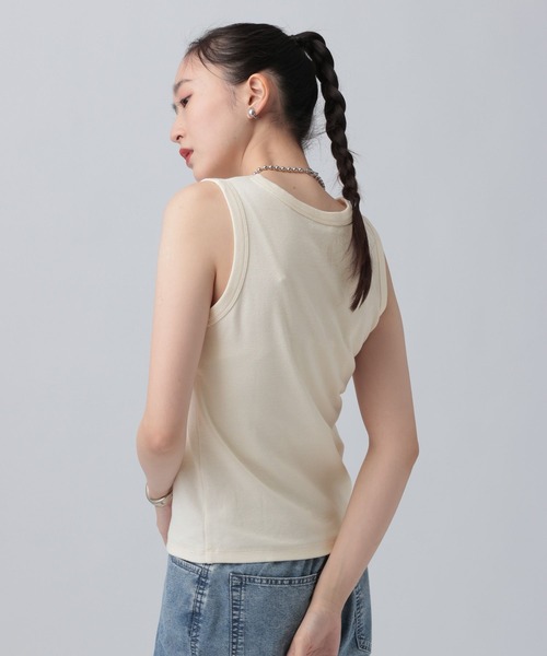 LEPSIM(レプシィム)の「機能付きノースリタンク 639407(タンクトップ・レディース・キャメル/オフホワイト/グレー/ライトグレー・FREE)」の16枚目の写真