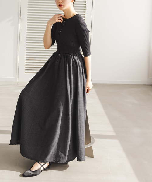 Noble（ノーブル）の「《追加・新色》フロントジップドッキングワンピース（ワンピース・レディース・チャコールグレー/キャメル/ベージュ・36/38）」の4枚目の写真