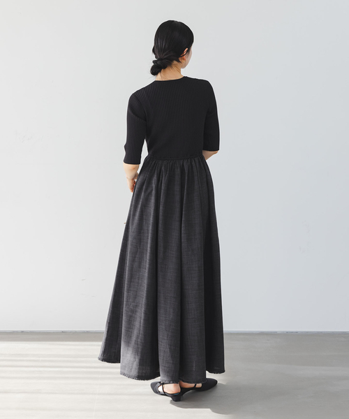 Noble（ノーブル）の「《追加・新色》フロントジップドッキングワンピース（ワンピース・レディース・チャコールグレー/キャメル/ベージュ・36/38）」の8枚目の写真