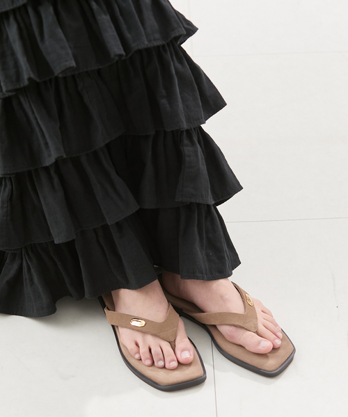 journal standard L'essage(ジャーナルスタンダードレサージュ)の「【CAMINANDO/カミナンド】THONG SANDALS:サンダル(サンダル・レディース・ブラック/ベージュ・5/XX-SMALL/6/7)」の1枚目の写真
