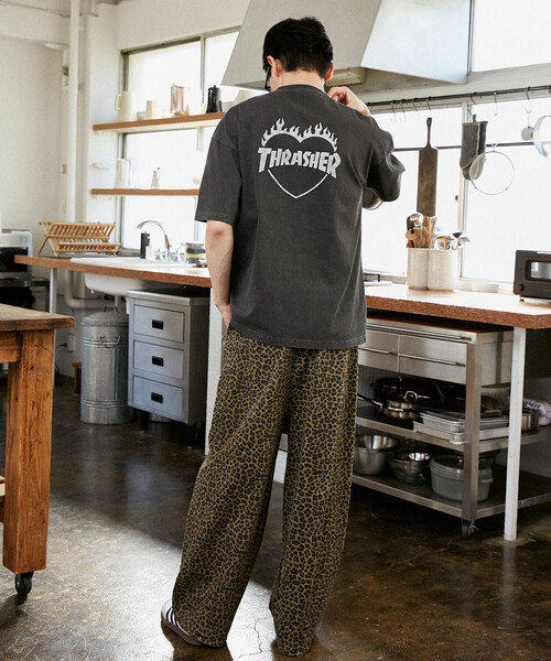 FREAK'S STORE(フリークスストア)の「THRASHER × PUBLUX/スラッシャー 別注 バックプリント ハート ロゴTシャツ 限定展開(Tシャツ/カットソー・メンズ・ブラック/ピンク/ホワイト/ネイビー・LARGE/MEDIUM/SMALL)」の9枚目の写真