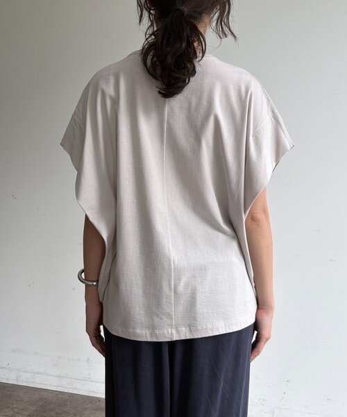 DouDou（ドゥドゥ）の「袖タックフレンチメタリックロゴTEE（Tシャツ/カットソー・レディース・ホワイト系その他/オフホワイト/チャコールグレー・FREE）」の21枚目の写真