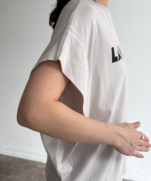 DouDou（ドゥドゥ）の「袖タックフレンチメタリックロゴTEE（Tシャツ/カットソー・レディース・ホワイト系その他/オフホワイト/チャコールグレー・FREE）」の17枚目の写真