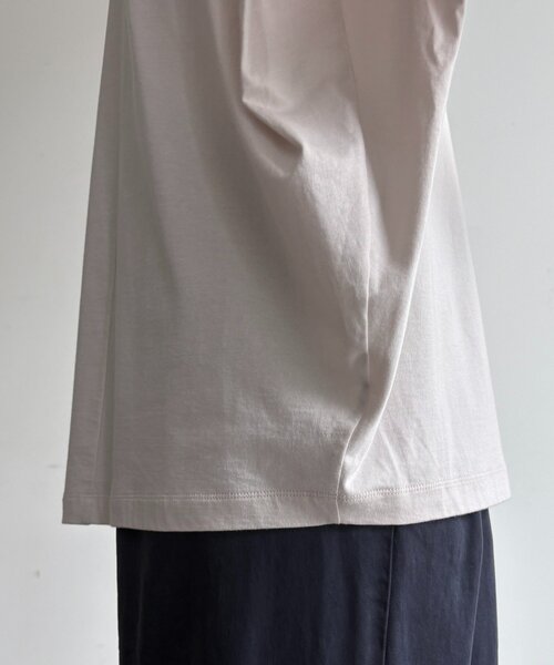 DouDou（ドゥドゥ）の「袖タックフレンチメタリックロゴTEE（Tシャツ/カットソー・レディース・ホワイト系その他/オフホワイト/チャコールグレー・FREE）」の16枚目の写真