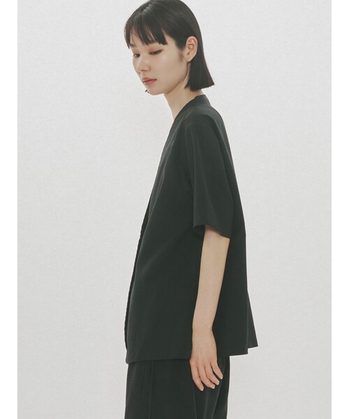 MIDIUMISOLID(ミディウミソリッド)の「MIDIUMISOLID for Ladies ノーカラードローストリングシャツ(シャツ/ブラウス・レディース・ブラック/ネイビー/ライトグレー・FREE)」の22枚目の写真