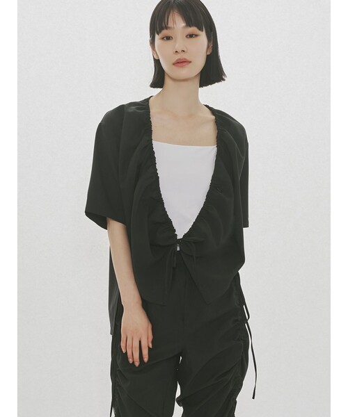 MIDIUMISOLID(ミディウミソリッド)の「MIDIUMISOLID for Ladies ノーカラードローストリングシャツ(シャツ/ブラウス・レディース・ブラック/ネイビー/ライトグレー・FREE)」の20枚目の写真