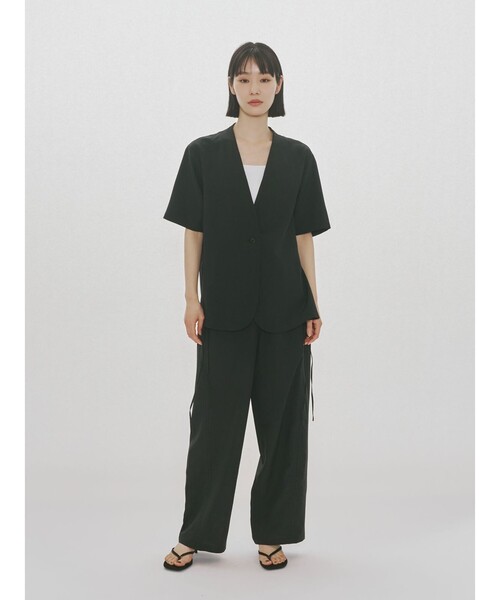 MIDIUMISOLID(ミディウミソリッド)の「MIDIUMISOLID for Ladies ノーカラードローストリングシャツ(シャツ/ブラウス・レディース・ブラック/ネイビー/ライトグレー・FREE)」の18枚目の写真