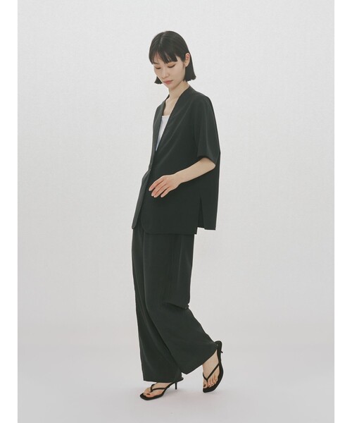 MIDIUMISOLID(ミディウミソリッド)の「MIDIUMISOLID for Ladies ノーカラードローストリングシャツ(シャツ/ブラウス・レディース・ブラック/ネイビー/ライトグレー・FREE)」の17枚目の写真