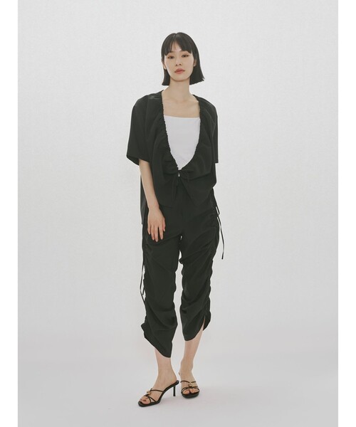 MIDIUMISOLID(ミディウミソリッド)の「MIDIUMISOLID for Ladies ノーカラードローストリングシャツ(シャツ/ブラウス・レディース・ブラック/ネイビー/ライトグレー・FREE)」の15枚目の写真