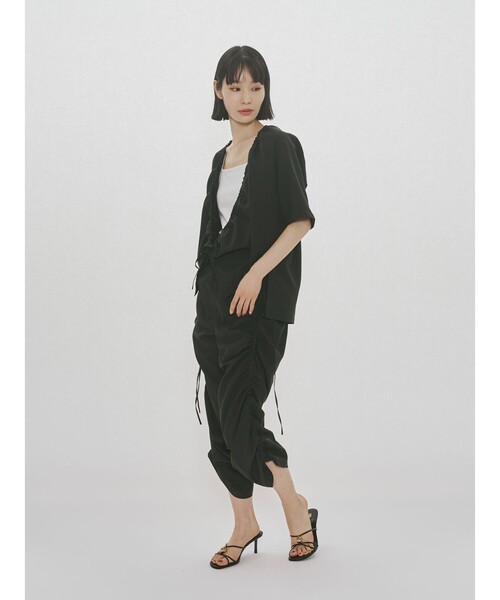MIDIUMISOLID(ミディウミソリッド)の「MIDIUMISOLID for Ladies ノーカラードローストリングシャツ(シャツ/ブラウス・レディース・ブラック/ネイビー/ライトグレー・FREE)」の14枚目の写真
