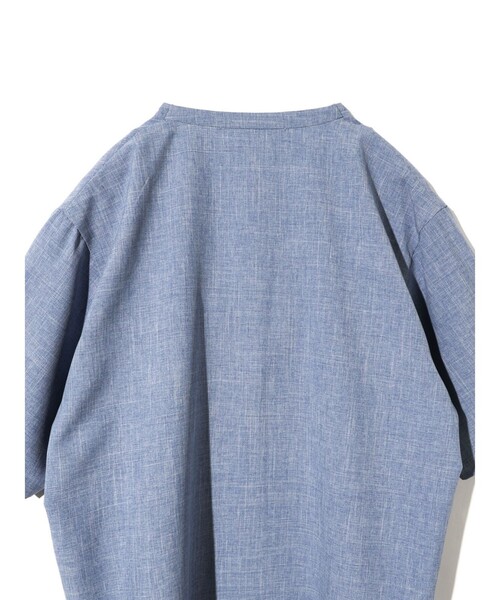 MIDIUMISOLID(ミディウミソリッド)の「MIDIUMISOLID for Ladies ノーカラードローストリングシャツ(シャツ/ブラウス・レディース・ブラック/ネイビー/ライトグレー・FREE)」の4枚目の写真