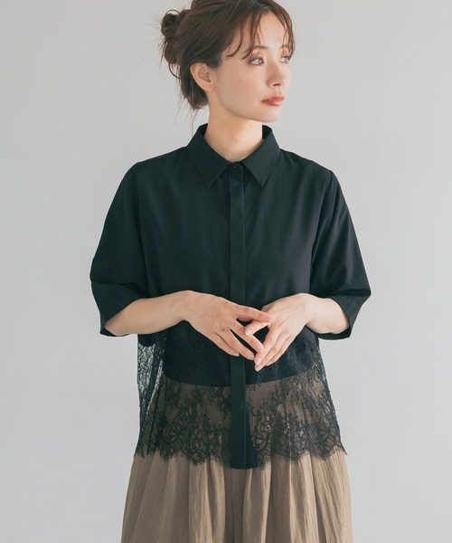 mysty woman(ミスティウーマン)の「裾レースキリカエシャツ半袖 724556(シャツ/ブラウス・レディース・ブラック/オフホワイト・FREE)」の7枚目の写真