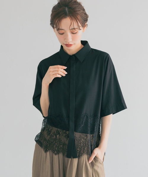 mysty woman(ミスティウーマン)の「裾レースキリカエシャツ半袖 724556(シャツ/ブラウス・レディース・ブラック/オフホワイト・FREE)」の9枚目の写真