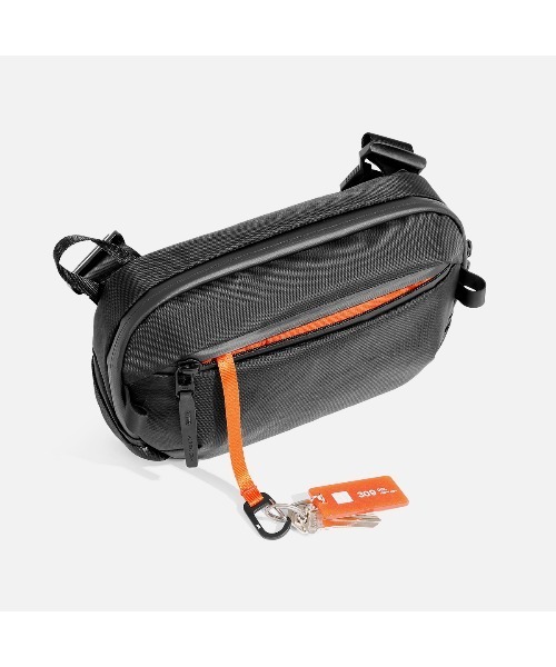Aer(エアー)の「AER Day Sling 4 X-Pac / AER-29072(ショルダーバッグ・メンズ・ブラック・FREE)」の9枚目の写真