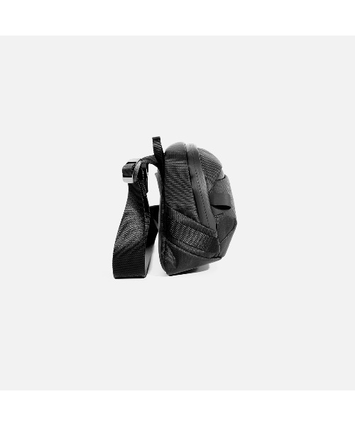 Aer(エアー)の「AER Day Sling 4 X-Pac / AER-29072(ショルダーバッグ・メンズ・ブラック・FREE)」の5枚目の写真