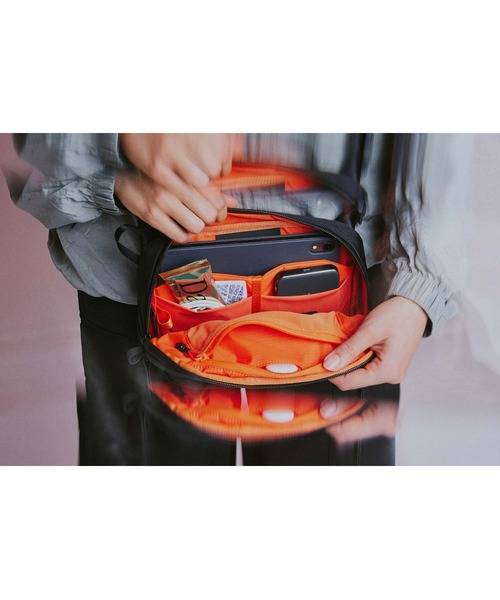 Aer(エアー)の「AER Day Sling 4 X-Pac / AER-29072(ショルダーバッグ・メンズ・ブラック・FREE)」の13枚目の写真