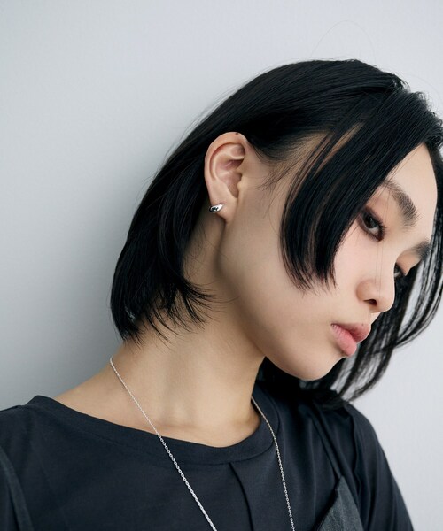 COCOSHNIK ONKITSCH(ココシュニックオンキッチュ)の「シルバー ハギーイヤリング ペアシェイプ S(イヤリング・レディース・シルバー・00)」の8枚目の写真