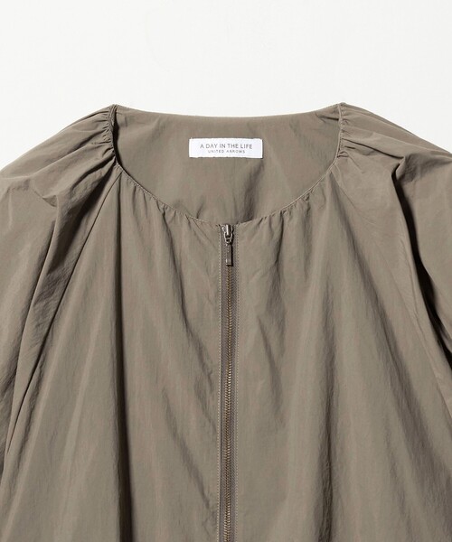 A DAY IN THE LIFE UNITED ARROWS（アデイインザライフユナイテッドアローズ）の「バルーンブルゾン 6分袖＜A DAY IN THE LIFE＞（ブルゾン・レディース・ナチュラル/ダークグレー/オリーブ・FREE）」の4枚目の写真