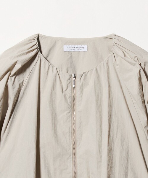 A DAY IN THE LIFE UNITED ARROWS（アデイインザライフユナイテッドアローズ）の「バルーンブルゾン 6分袖＜A DAY IN THE LIFE＞（ブルゾン・レディース・ナチュラル/ダークグレー/オリーブ・FREE）」の20枚目の写真