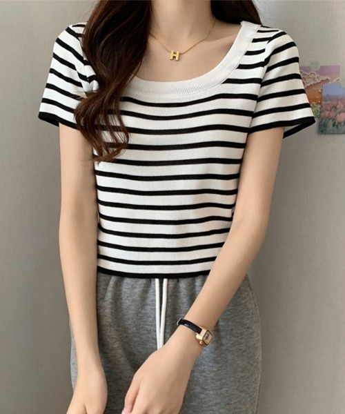 mielu（ミエル）の「ボーダー柄Uネック半袖ニット（ニット/セーター・レディース・ブラック/アイボリー・LARGE/MEDIUM）」の4枚目の写真