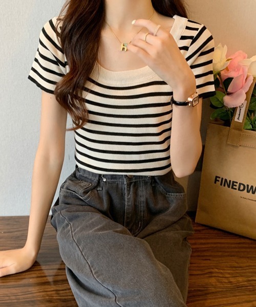 mielu（ミエル）の「ボーダー柄Uネック半袖ニット（ニット/セーター・レディース・ブラック/アイボリー・LARGE/MEDIUM）」の9枚目の写真